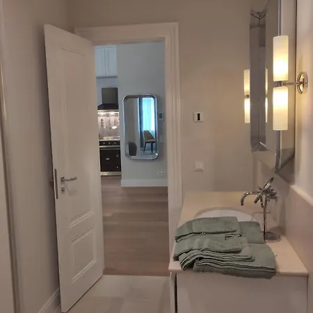 Deluxe-suite In Der Privaten Residenz 아파트